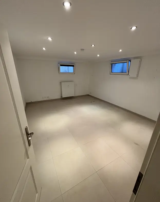 Großzügige Souterrainwohnung mit 3 Zimmern