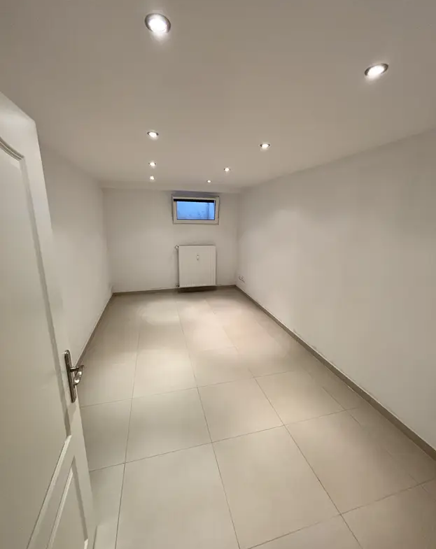 Großzügige Souterrainwohnung mit 3 Zimmern
