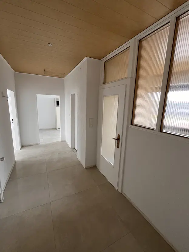Exklusive 3 Zimmer Wohnung mit Balkon und Einbauküche in Mörfelden