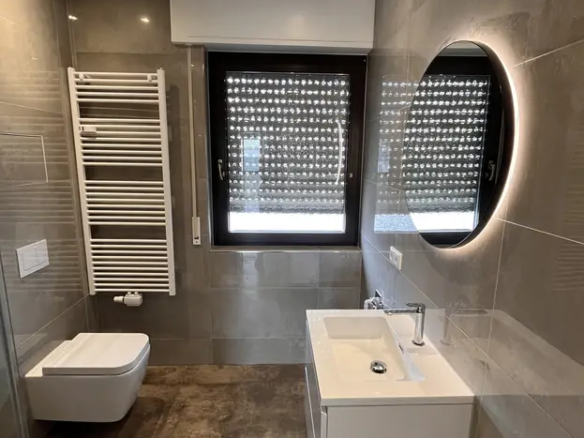 Exklusive 3 Zimmer Wohnung mit Balkon und Einbauküche in Mörfelden