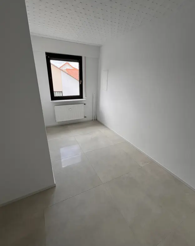 Exklusive 3 Zimmer Wohnung mit Balkon und Einbauküche in Mörfelden