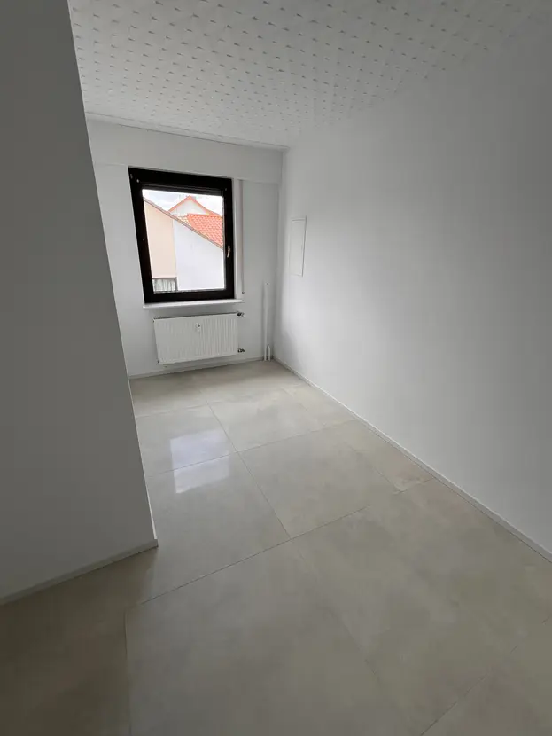 Exklusive 3 Zimmer Wohnung mit Balkon und Einbauküche in Mörfelden