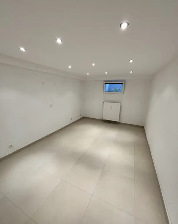 Großzügige Souterrainwohnung mit 3 Zimmern