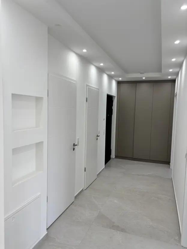 886c4ddd-b92a-4173-ac39-7107ffcc2f0f-2063312562 Luxus-Neubauwohnung mit PV-Anlage & niedrigen Energiekosten in TOP-LAGE
